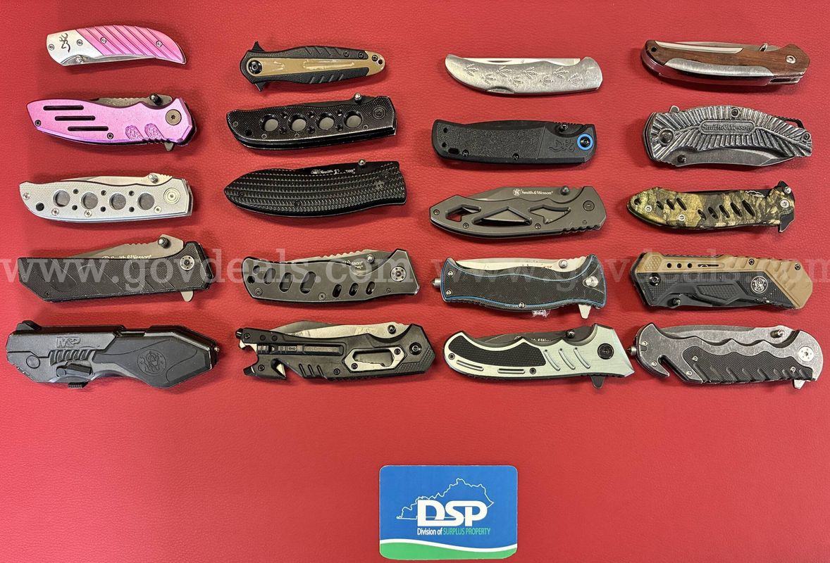 20 Smith & Wesson-Gun Maker Knives/PRE-OWNED/DS18691/99562/TSA