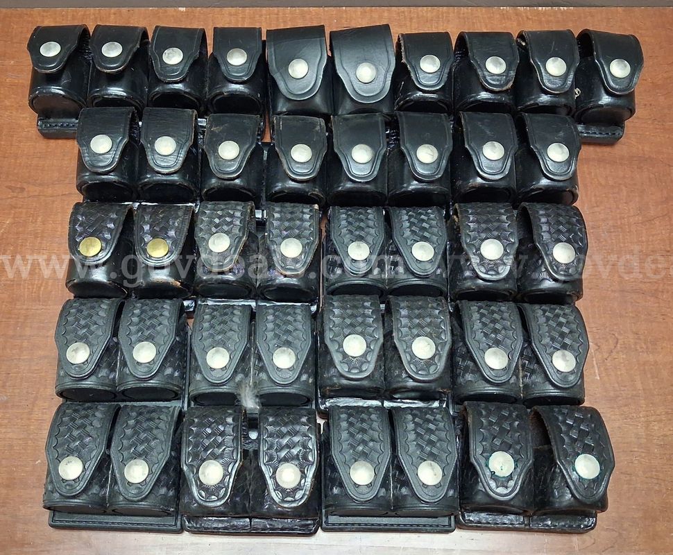 21 Belt Speedloader Pouches/PRE-OWNED/DS18699/99592/DSP