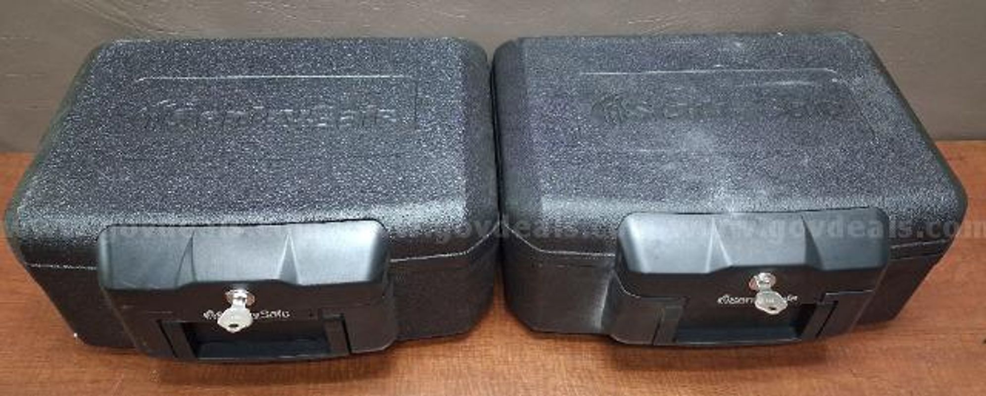2 Sentry Safe Document Protection Safes with Keys/PRE-OWNED/DS18700/99593/DSP