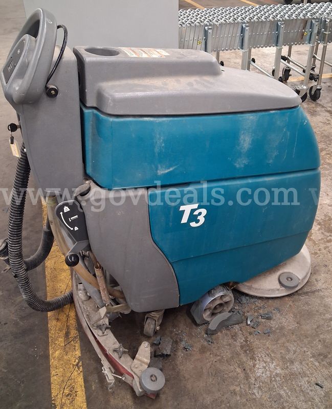 Tenat Self Propelled Floor Scrubbing Machine/PRE-OWNED/DS18027/96660/DSP