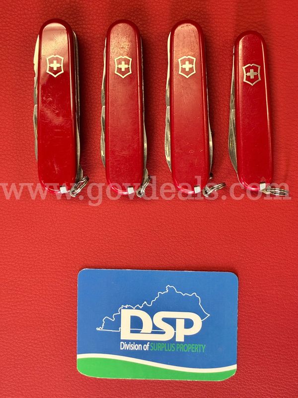 4 Victorinox Swiss Army Knives/PRE-OWNED/DS18704/99602/TSA