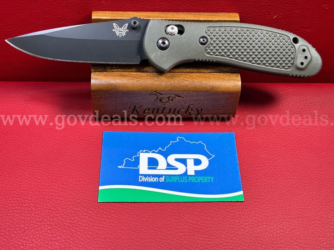 *Discontinued Benchmade 551 Griptilian S30V Knife/PRE-OWNED/DS18704/99601/TSA