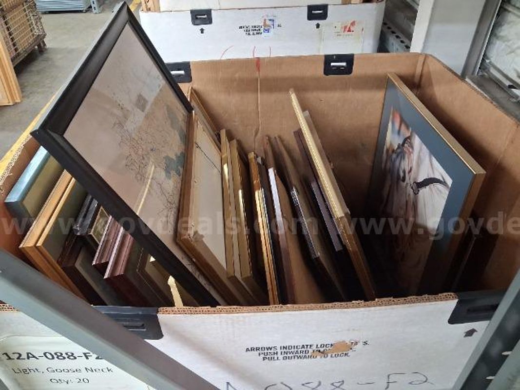 1 Shipping Container of Various Pictures and Frames/PRE-OWNED/DS16996/92100/DSP