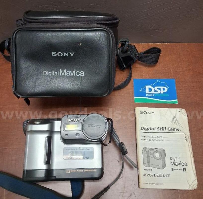 Sony MVC-FD88 Digital Camera with Case but No Charger/PRE-OWNED/DS18589/99133/DSP
