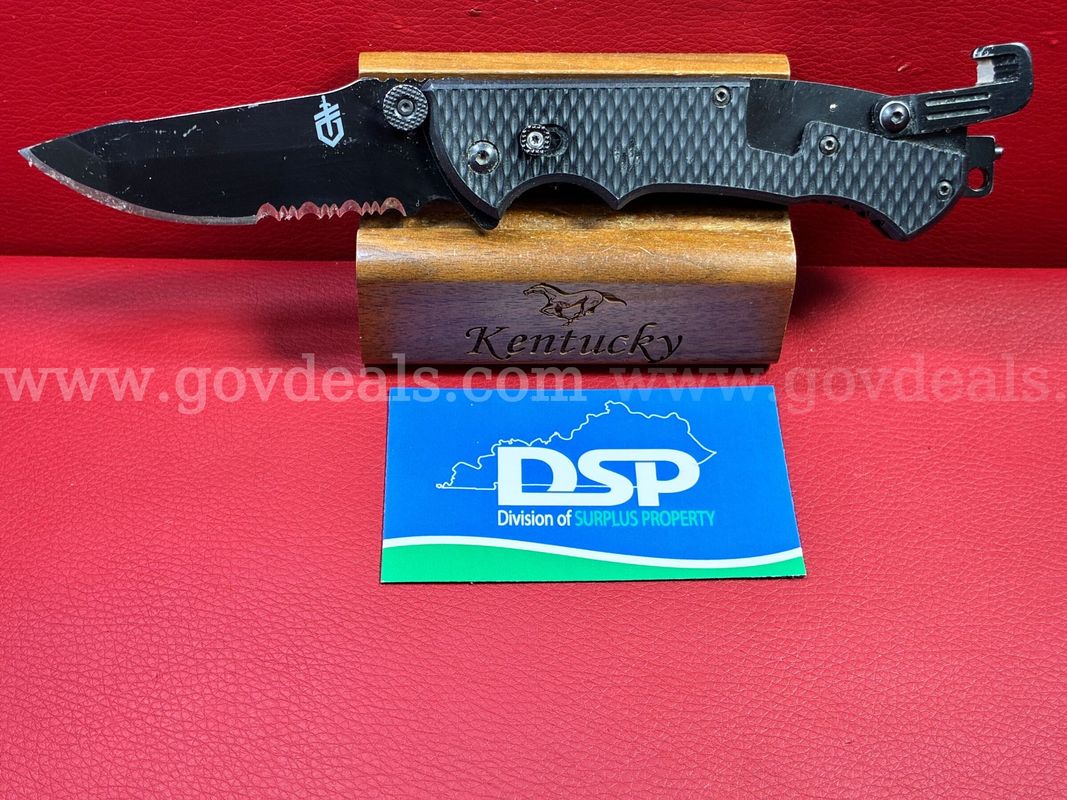 Gerber Hinderer CLS Rescue Knife/PRE-OWNED/DS18718/99642/TSA