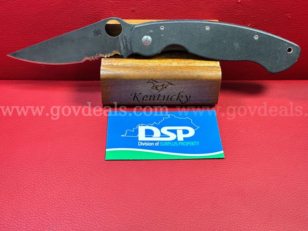 Spyderco Military CPM S30V Knife/PRE-OWNED/DS18721/99665/TSA