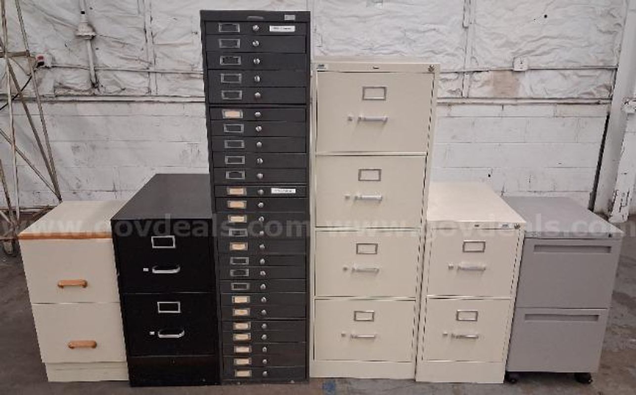 6 Metal Filing Cabinets/PRE-OWNED/DS16738/90817/DSP