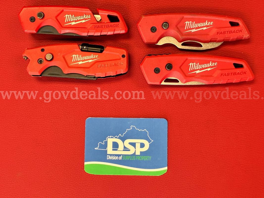 4 Milwaukee Fastback Utility Knives/PRE-OWNED/DS18742/99756/TSA
