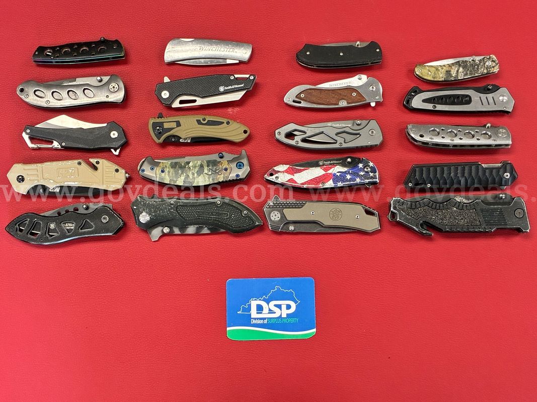 20 Smith & Wesson-Gun Maker Knives/PRE-OWNED/DS18744/99796/TSA