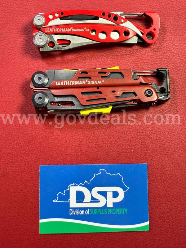 2 Leatherman Multi-Tools/PRE-OWNED/DS18744/99795/TSA