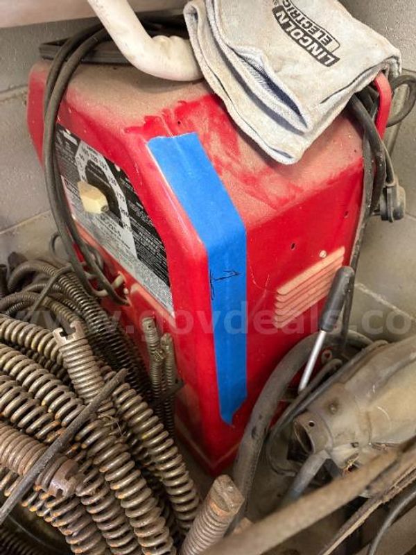 Lincoln Arc Welder/PRE-OWNED/OFF-SITE/DS18640/99696/KDJJ