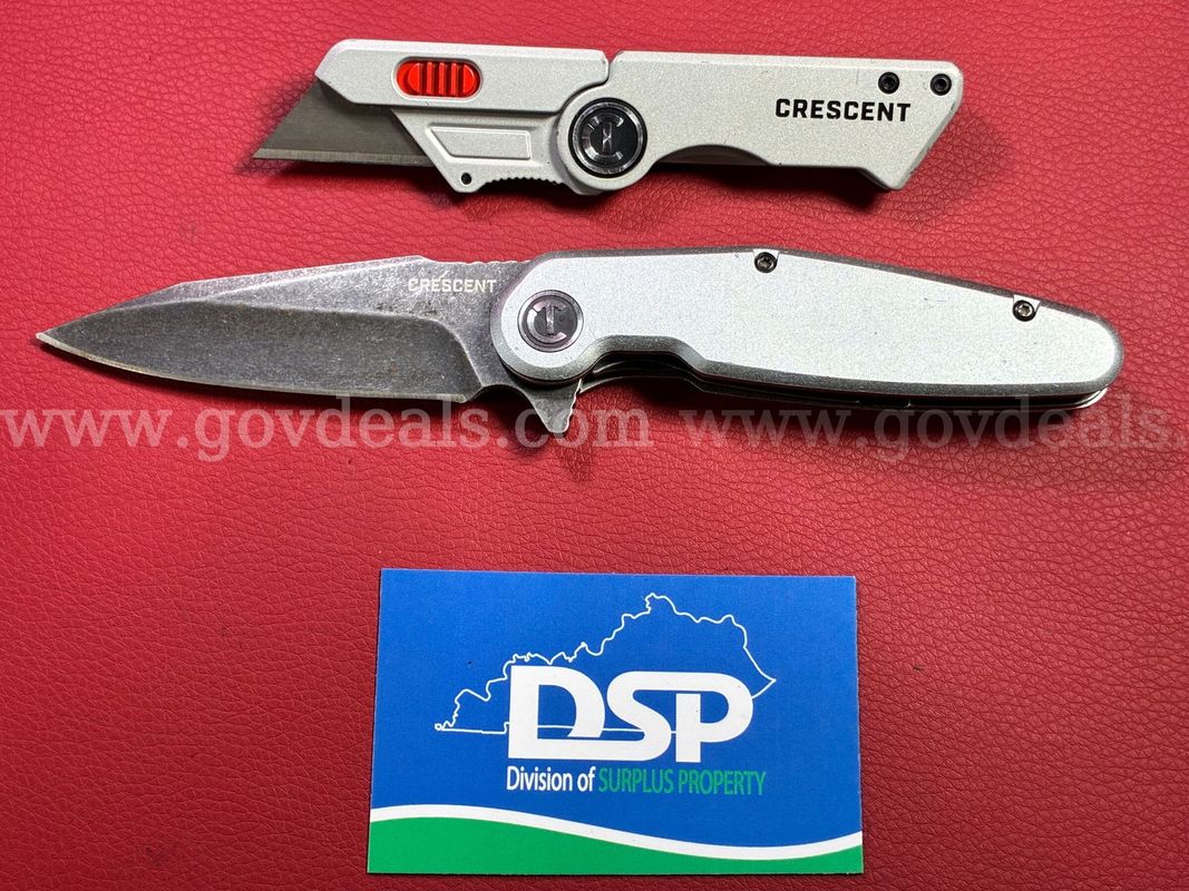 2 Crescent Knives/PRE-OWNED/DS18757/99877/TSA