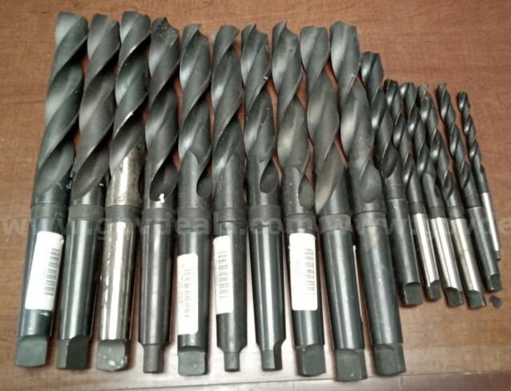 16 Various Sized Twist Bits/PRE-OWNED/DS18747/99802/DSP