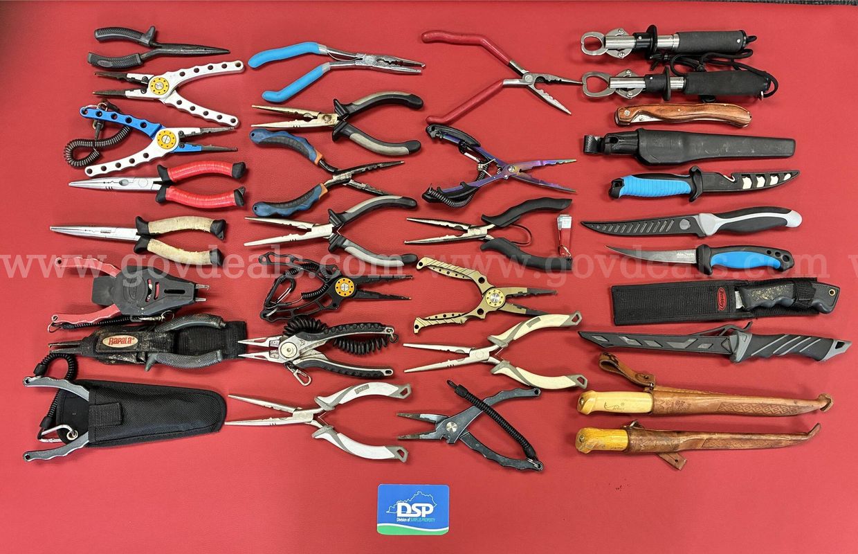 13 Pound Fishing Lot/PRE-OWNED/DS18765/99923/TSA