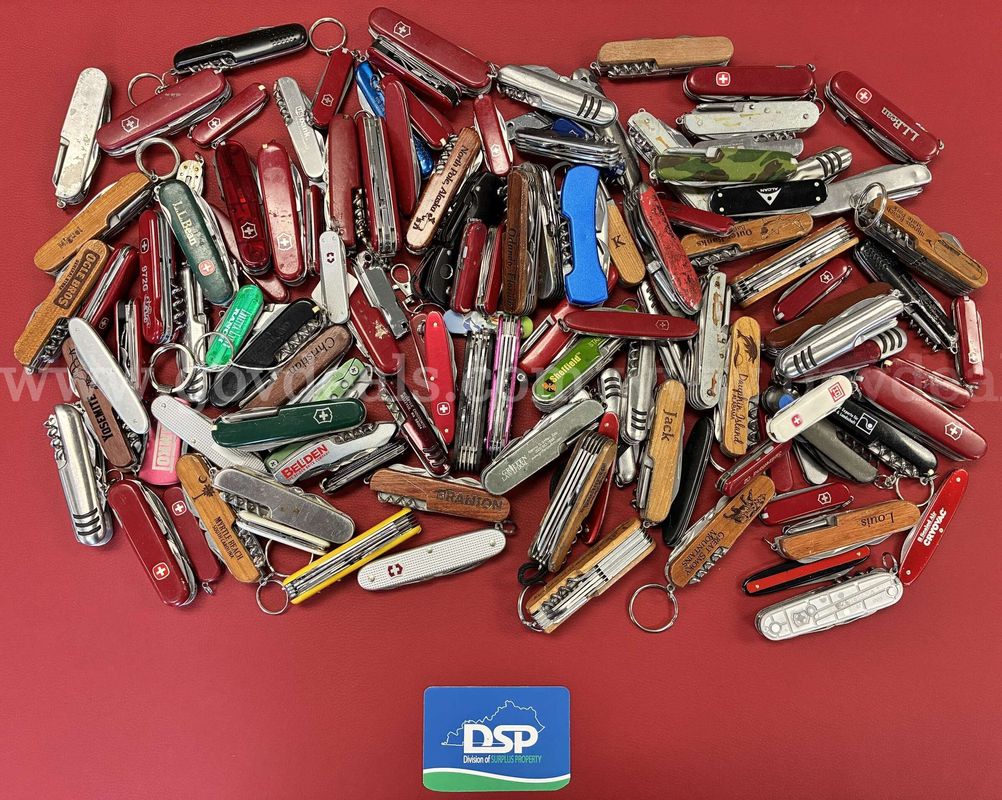 17.6 Pound Lot of Various Swiss Style Knives/PRE-OWNED/DS18769/99951/TSA