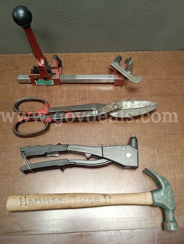Box of Various Hand Tools/PRE-OWNED/DS18777/99967/DSP