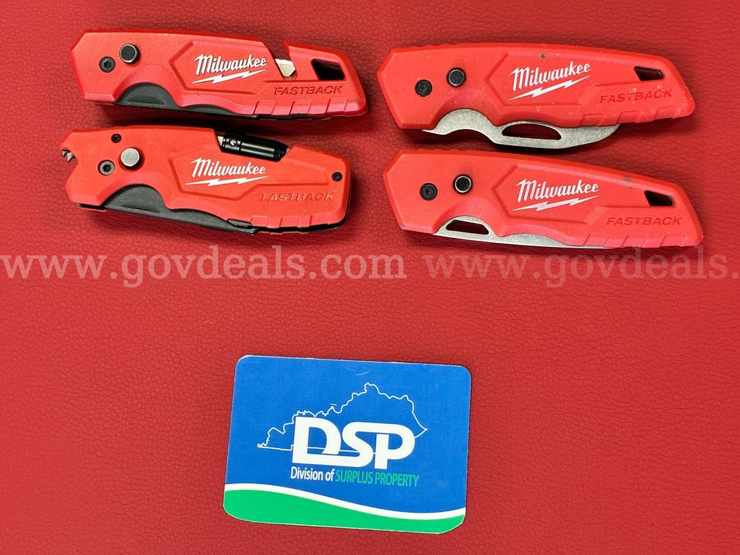 4 Milwaukee Fastback Utility Knives/PRE-OWNED/DS18788/99999/TSA