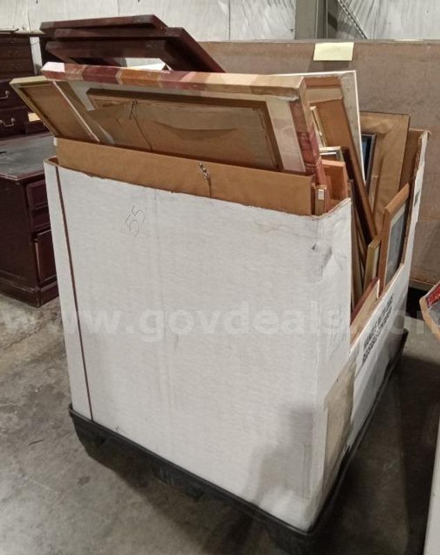 1 Shipping Container of Various Pictures and Frames/PRE-OWNED/DS16996/92100/DSP