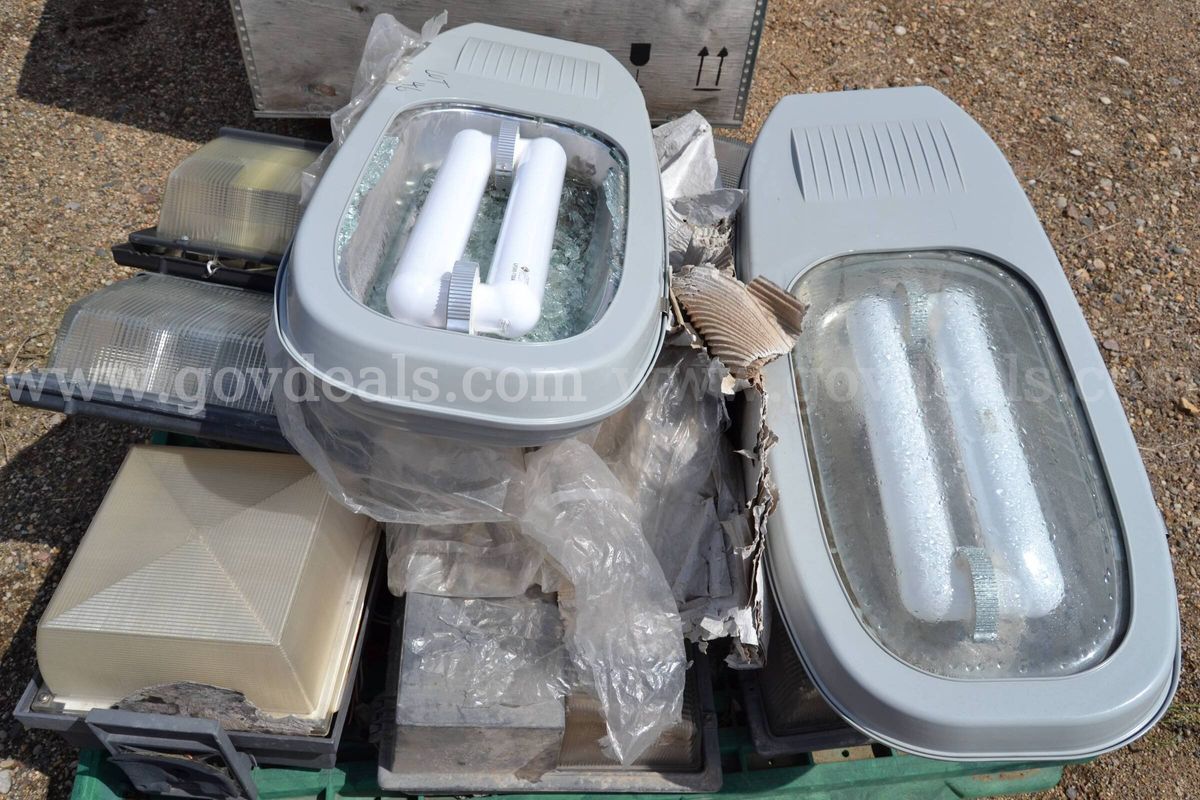 1 Lot of Misc. Outdoor Lighting to include approx., 16 ea.