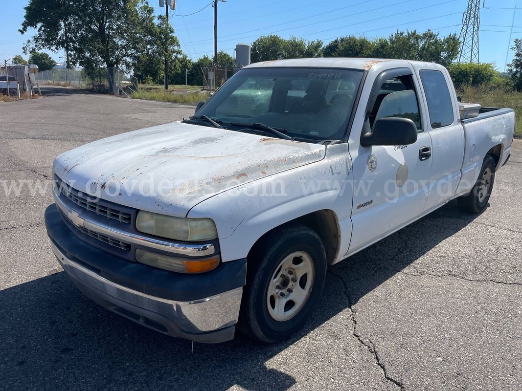 2001 Chevrolet Silverado 1500 Ext. Cab Short Bed 2WD