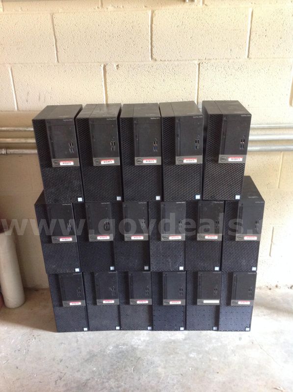 Lot of 17 - Dell Computers