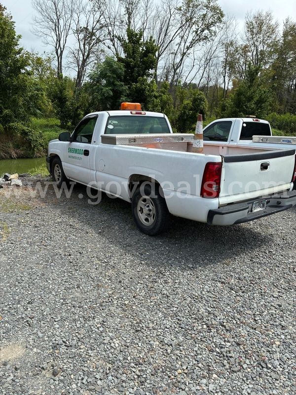 2004 Cheveolet 1500 WT Long Wheel Base