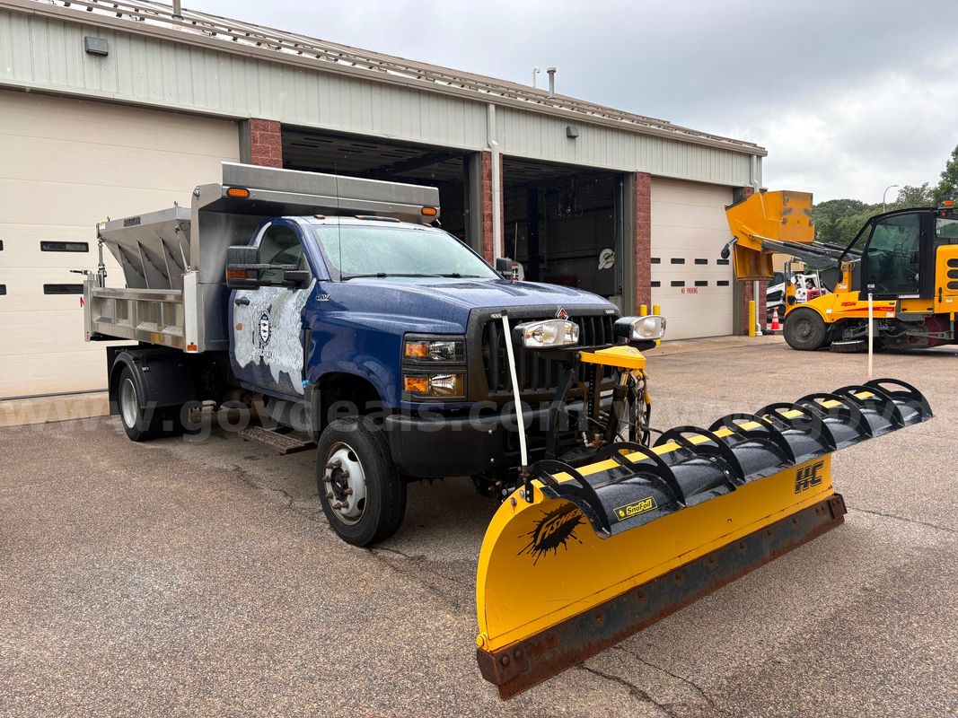 2020 International CV515 Dump w/ Spreader & Snow Plow ***LOW MILES**