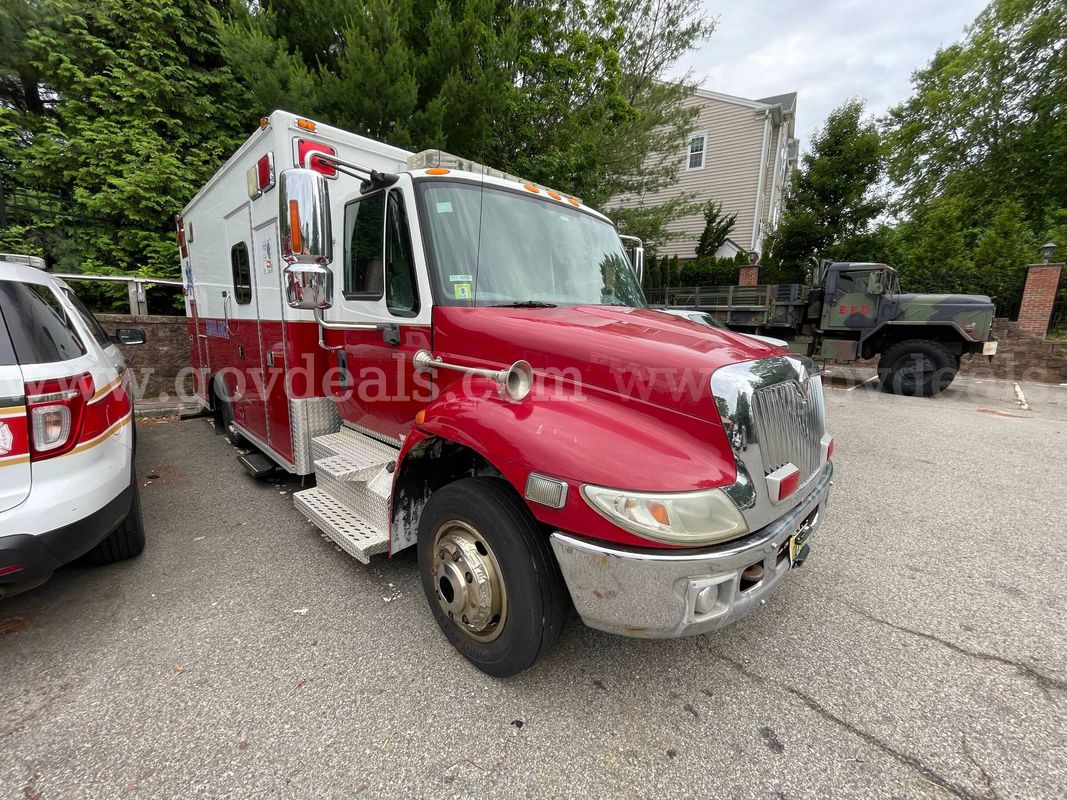 2007 International 4300 Ambulance