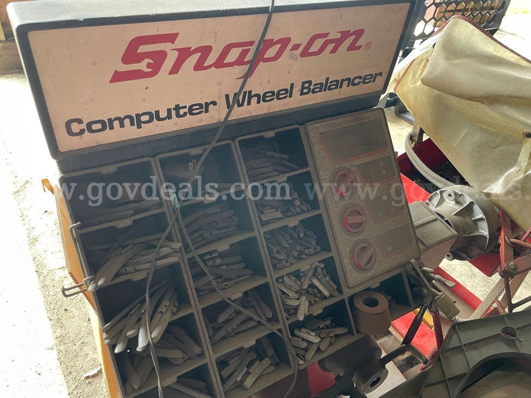 Snap-on WB240 Computer Wheel Balancer & Static Wheel Balance