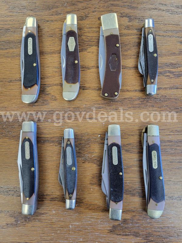 Assortment of Old Timer knives