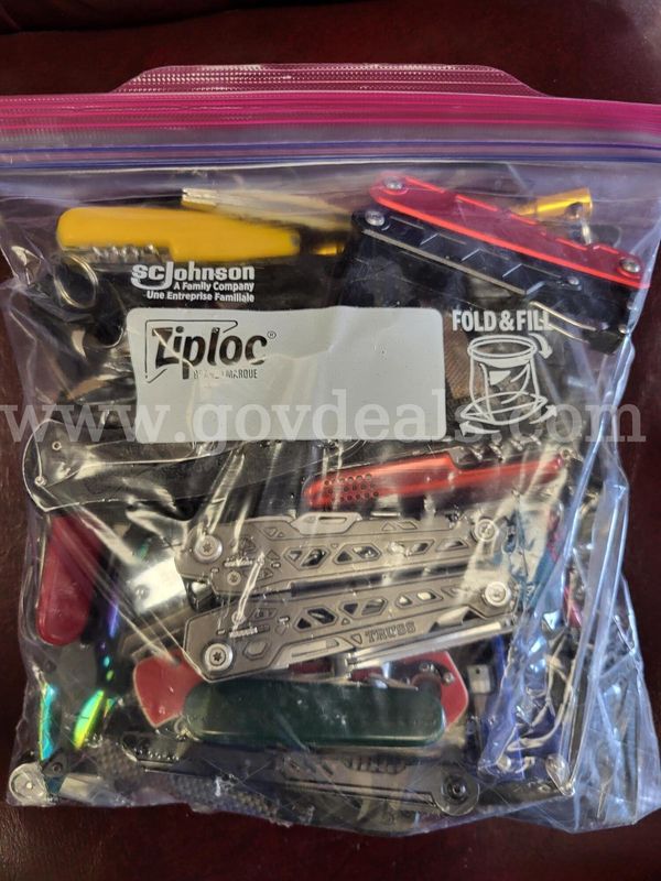 Bag of miscellaneous Knives & Multi-Tools