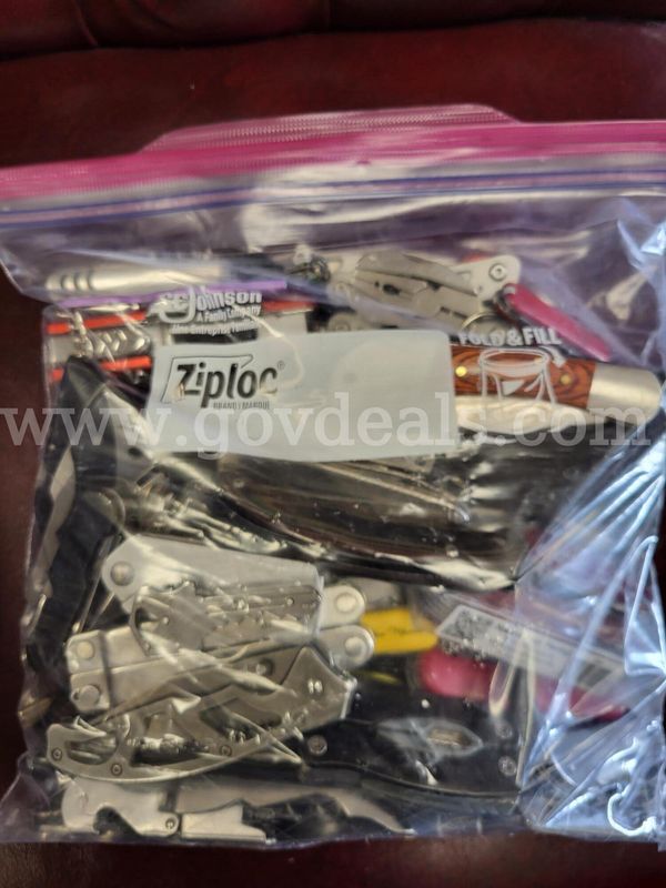 Bag of miscellaneous Knives & Multi-Tools