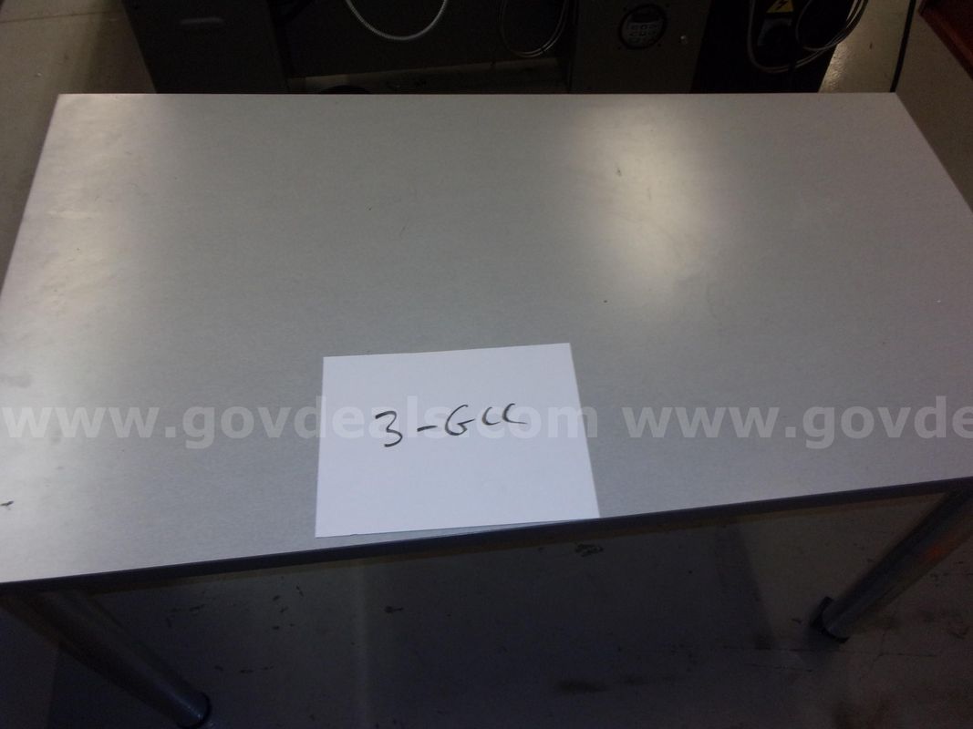 Table, Non Folding Legs