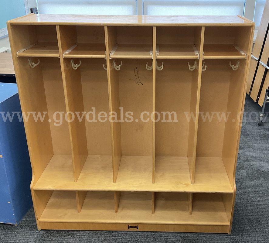 Jonti-Craft 5-Section Wooden Coat Locker with Storage - Room A2