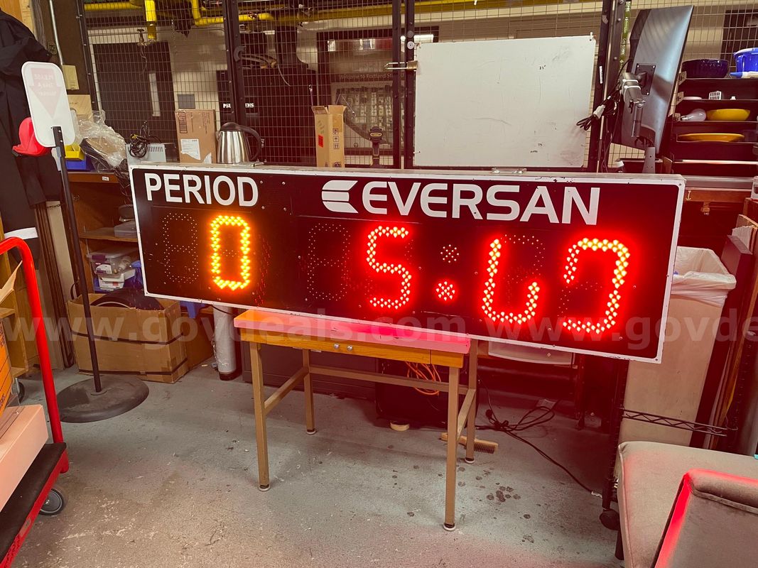 Eversan Time Clock, model 9382