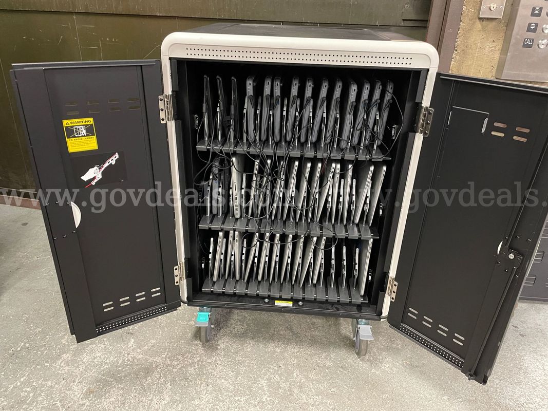 Aver S42i+ Laptop Charging Cart with (42) Chromebooks & Apple Laptops