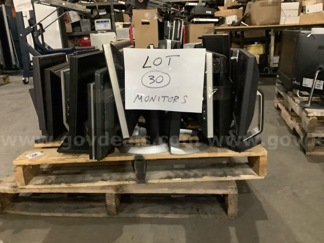 Lot of 30 used Computer monitors
