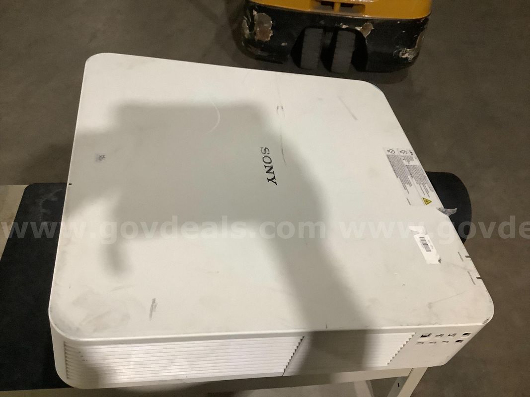 (1) Used Projector