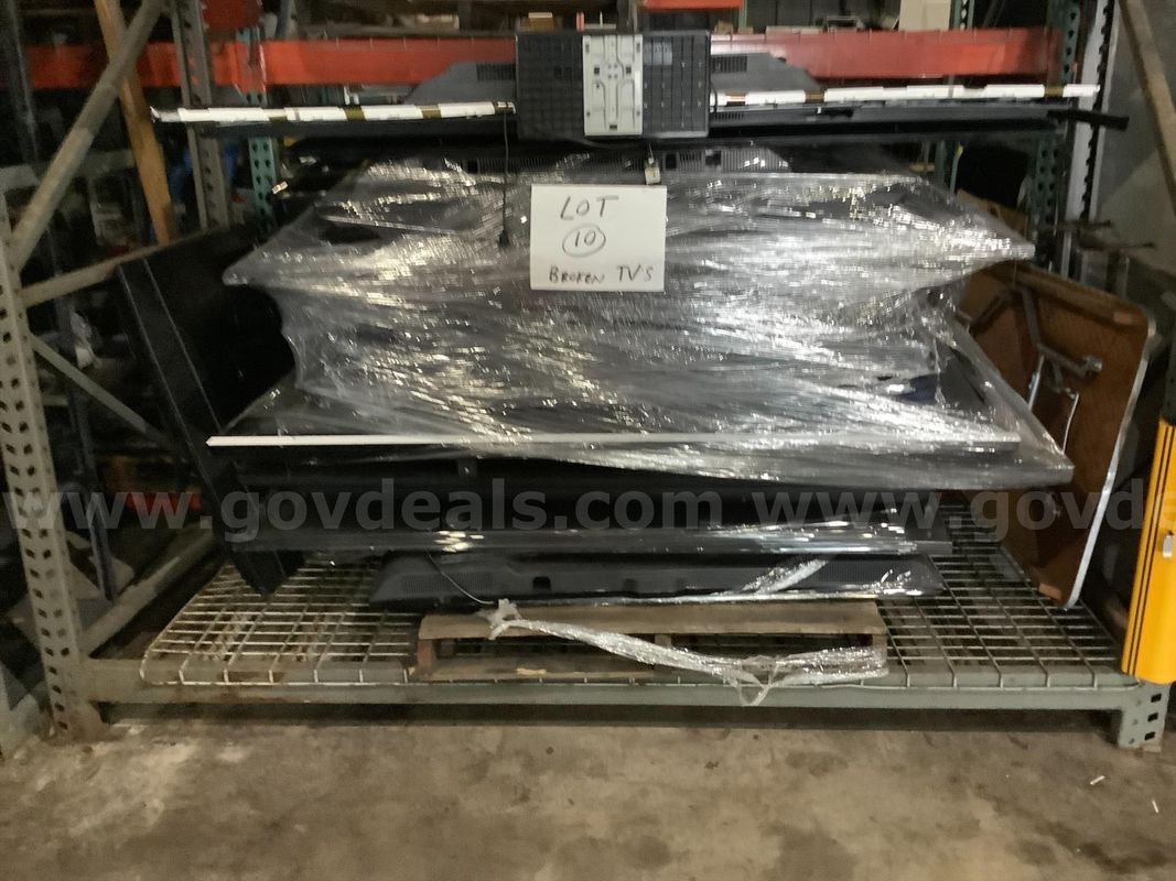 Lot of 10 Broken TV's