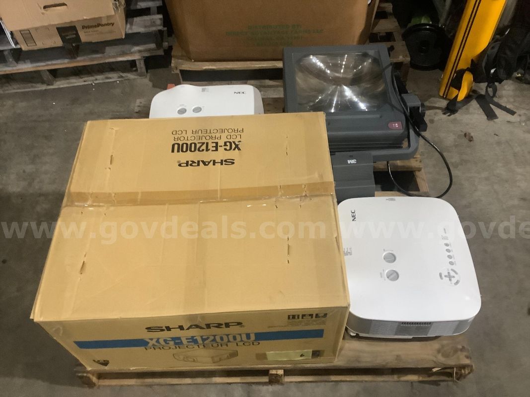 (1) Lot of used audio-visual equipment