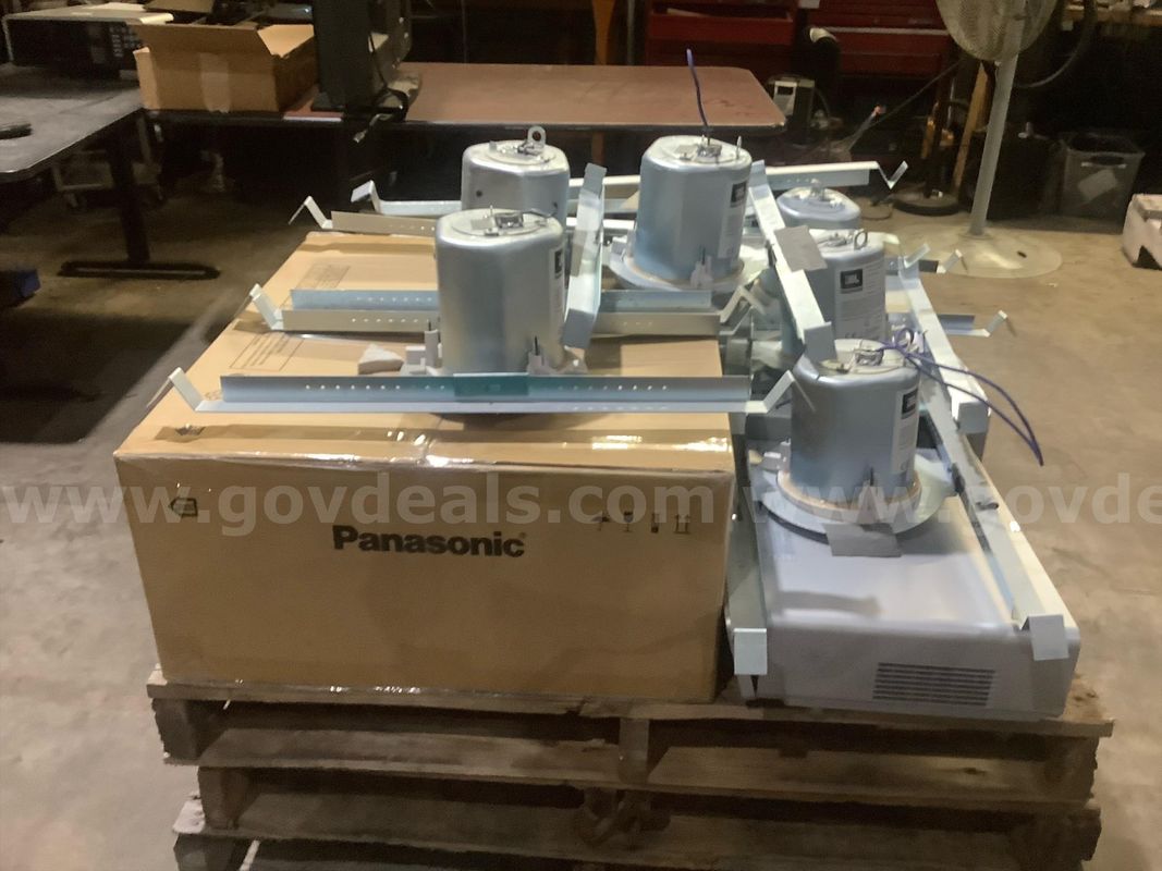 (1) Lot of used audio-visual equipment