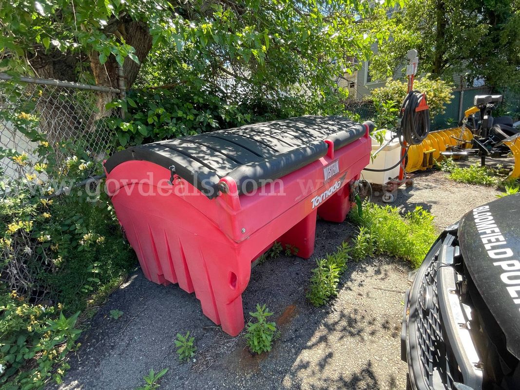 Western Salt Box Spreader