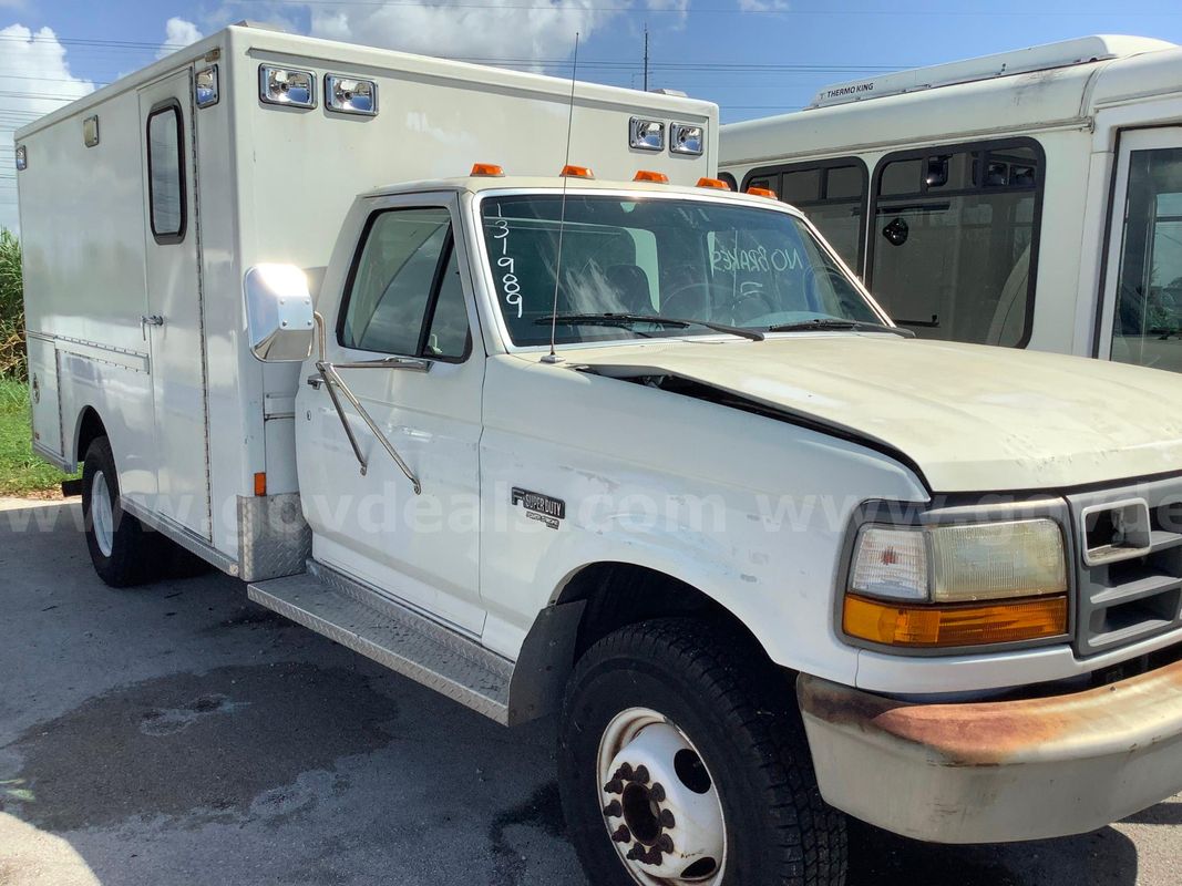 131989/ 1995 Ford F-450 SD