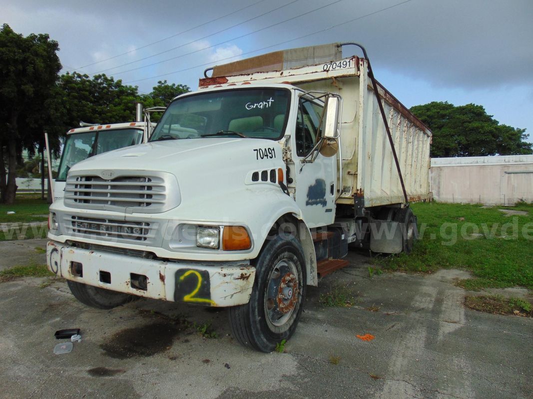 70491/ 2002 Sterling M7500 Acterra Truck with a PacMac DB32 Dump body. 32 Cubic Yards. SW 26-12 #2
