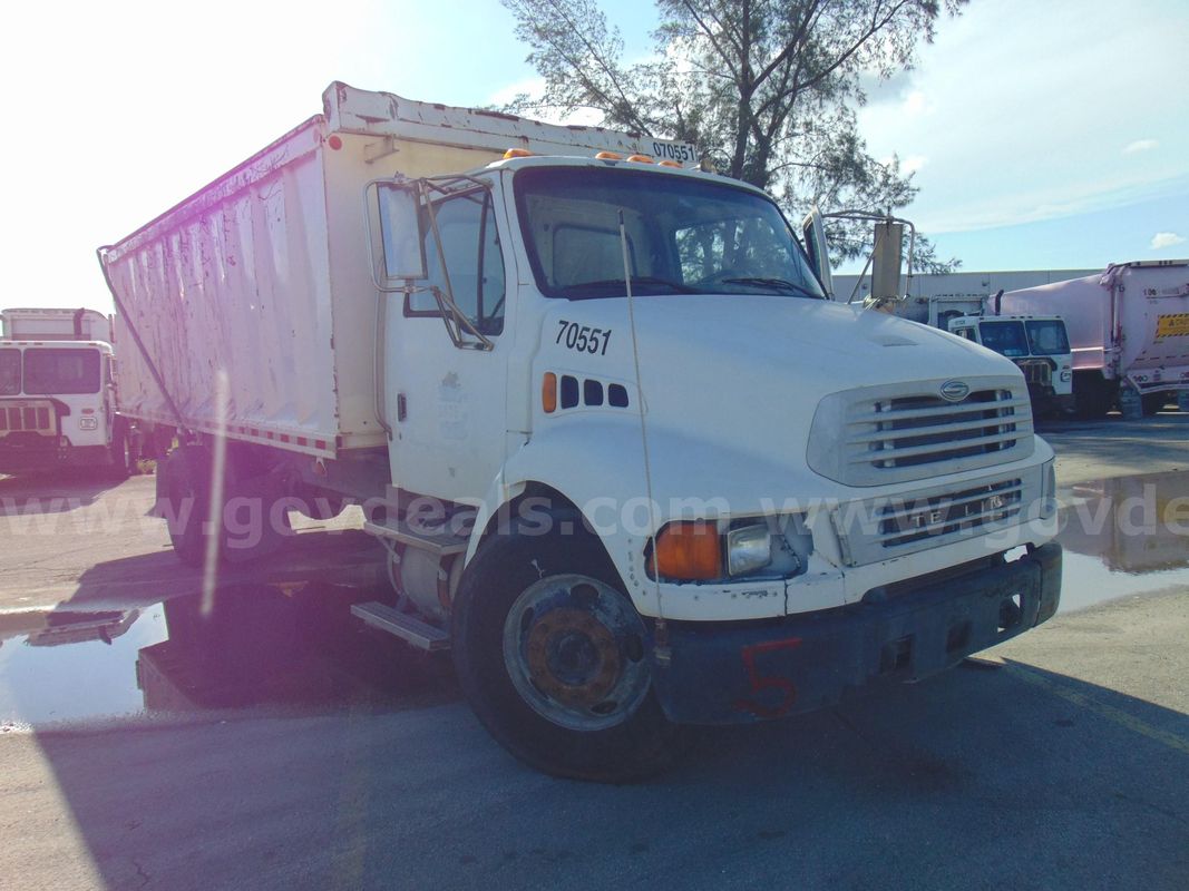 70551/ 2007 Sterling Acterra, with PacMac DB32 dump body, 32 cubic yards. SW26-17 #5