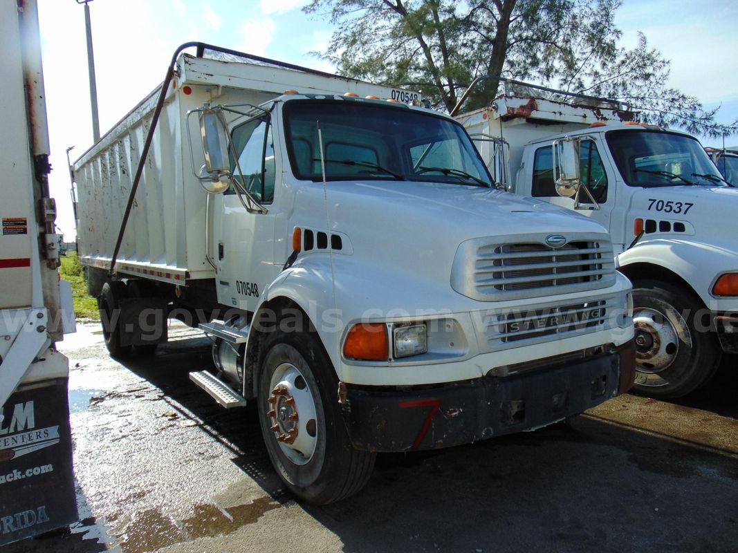 70548/ 2007 Sterling Acterra, with PacMac DB32 dump body, 32 cubic yards. SW 26-17 #7