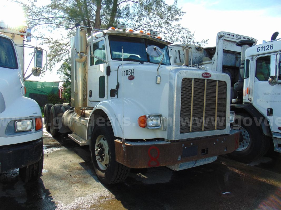 110514/ 2013 Peterbilt 365, day cab truck tractor. SW 26-17 #8