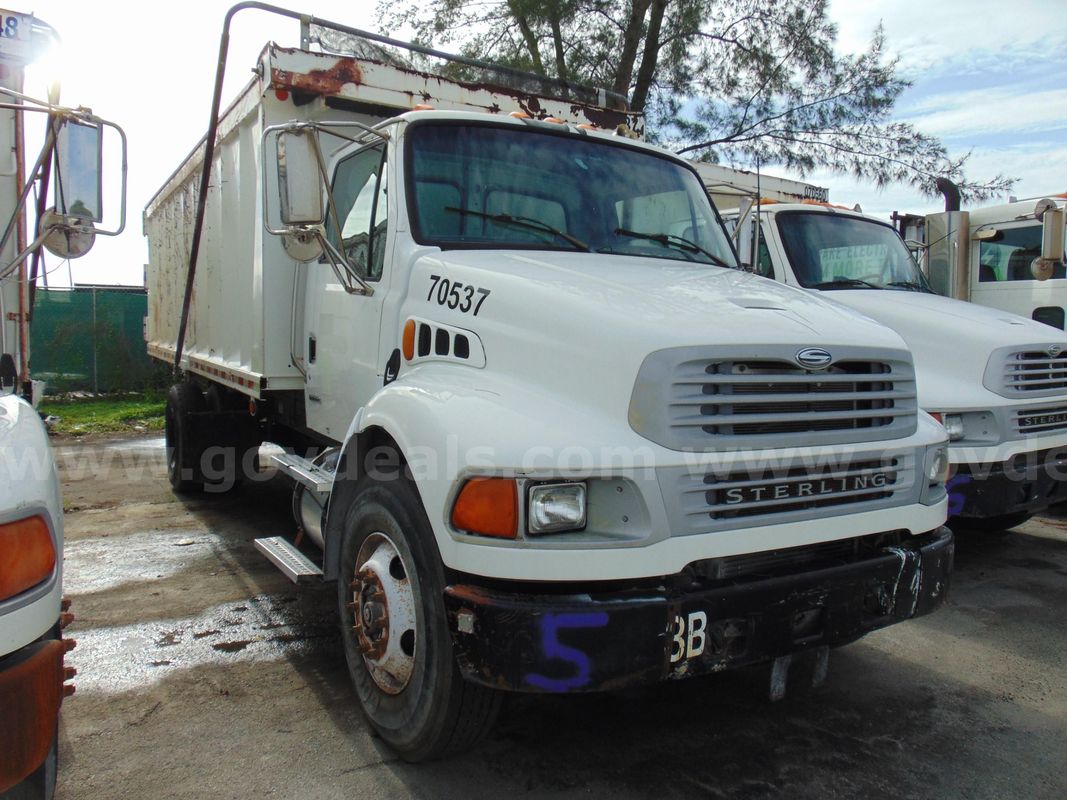 70537/ 2007 Sterling Acterra, with a PacMac DB32 dump body, 32 cubic yards. SW 26-18 #5
