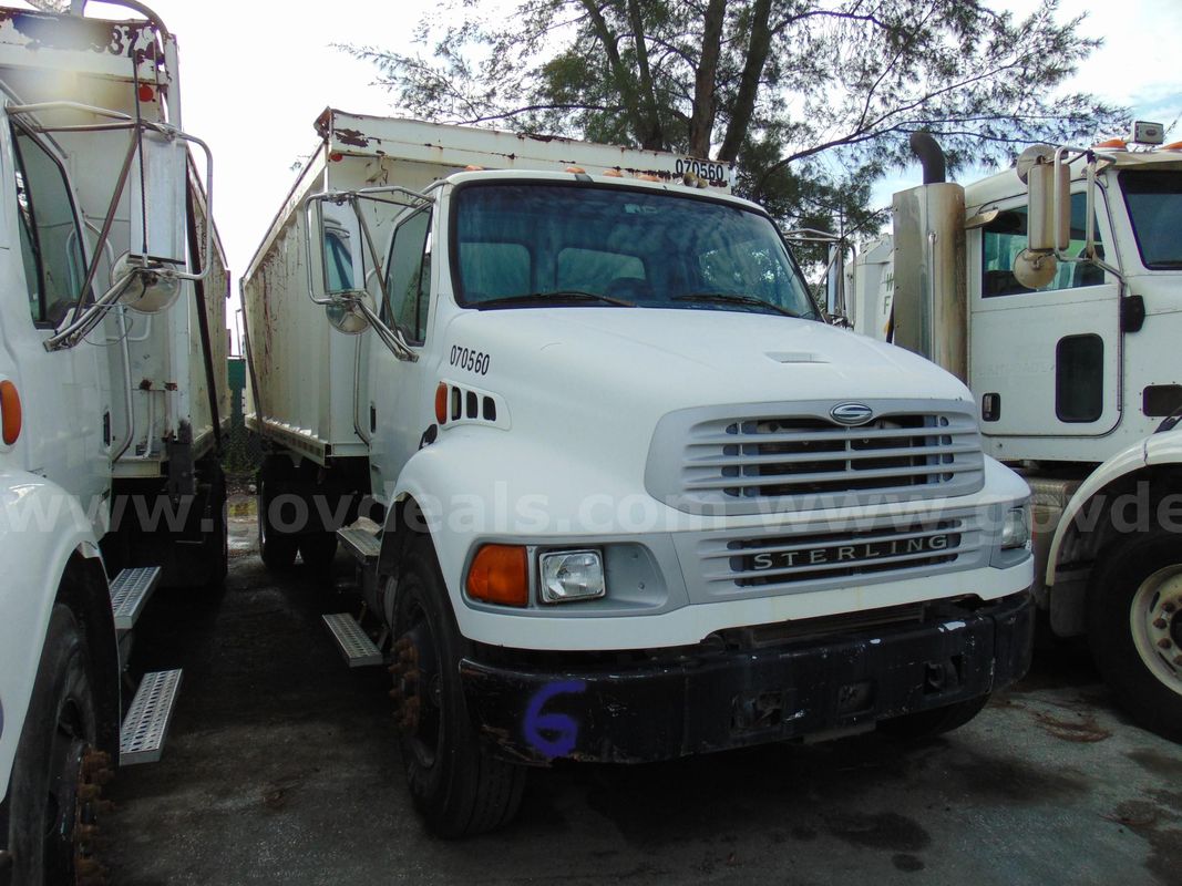 70560/ 2007 Sterling Acterra, with a PacMac DB32 dump body, 32 cubic yards. SW 26-18 #6
