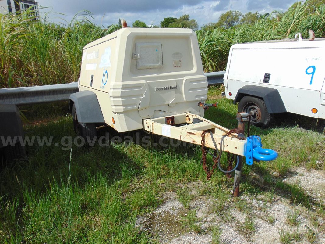 24-1530/ 2006 Ingersoll-Rand trailer mounted air compressor, 250CFM, Model: P250WJD. WASD 26-11 #10